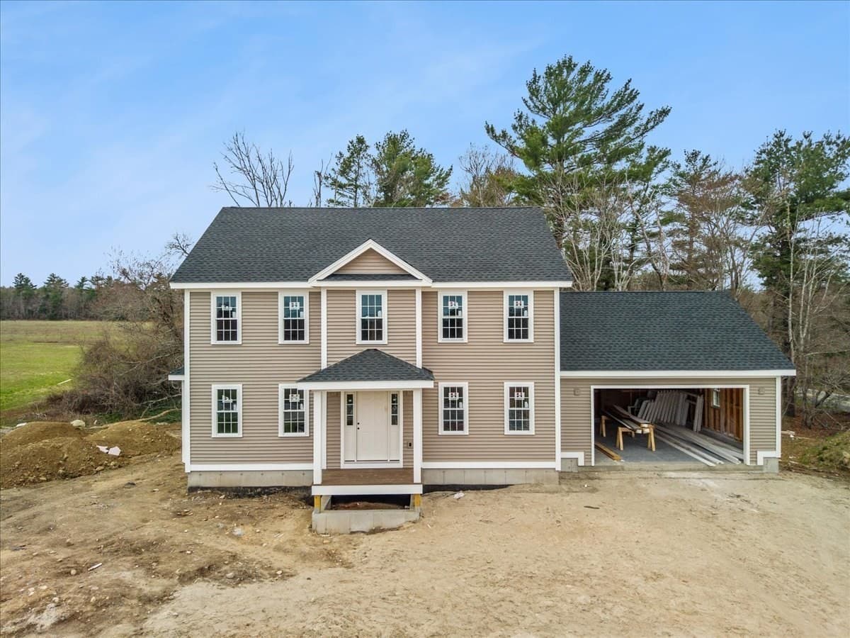 Single Family Residence at 49 Thompson St, Middleboro MA 02346, photo 2 of 42