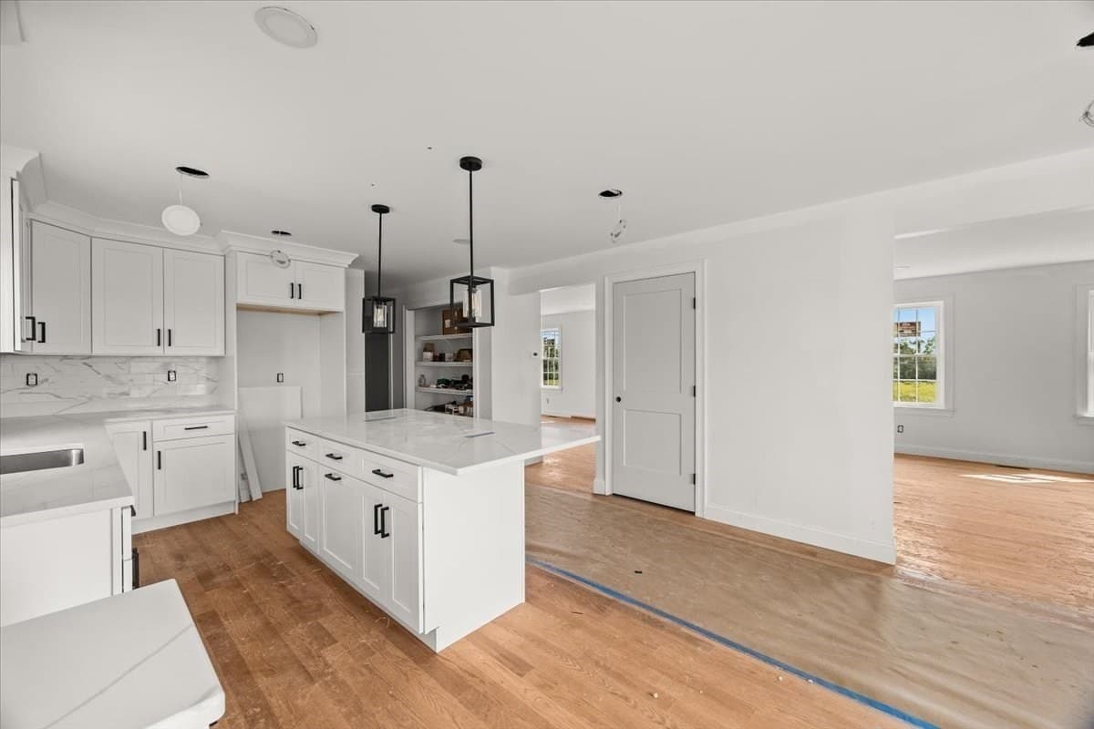 49 Thompson St, Middleboro MA 02346