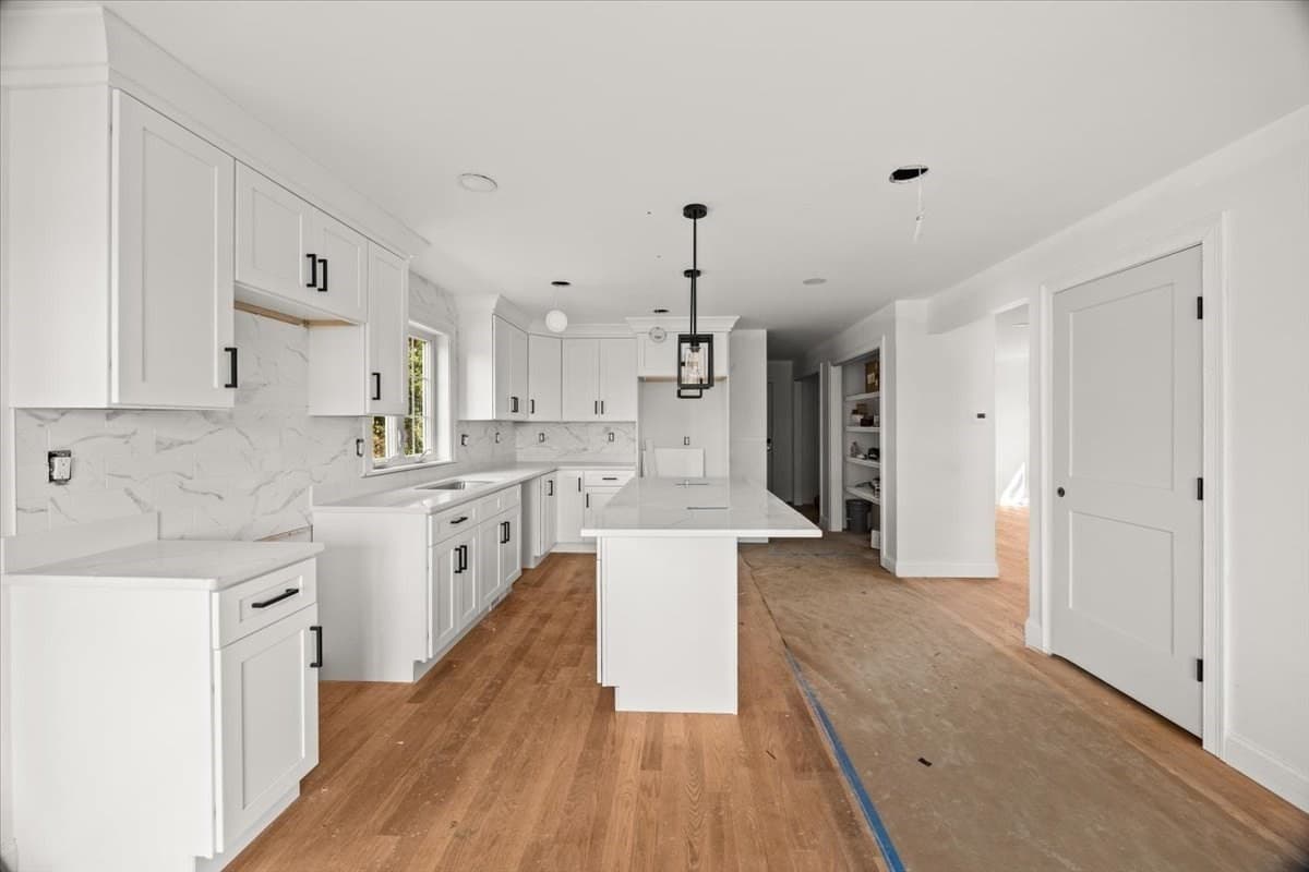 Single Family Residence at 49 Thompson St, Middleboro MA 02346, photo 5 of 42
