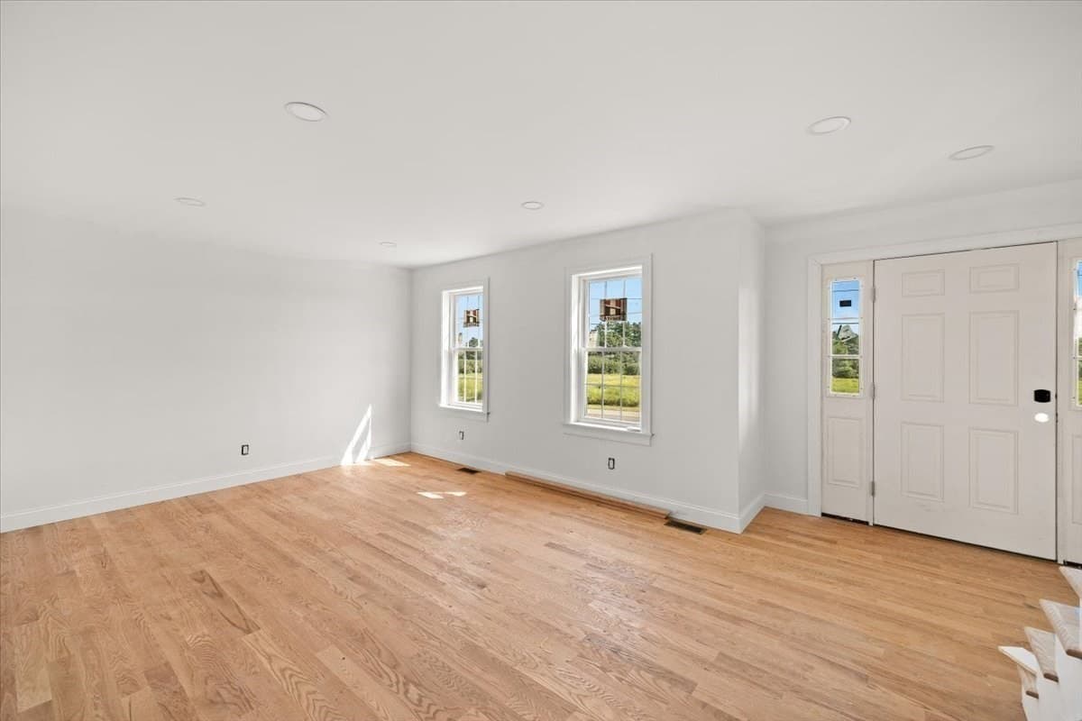Single Family Residence at 49 Thompson St, Middleboro MA 02346, photo 15 of 42