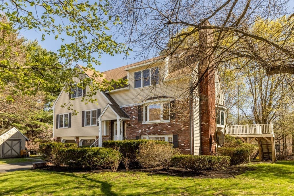 255 Worthen Rd East, Lexington MA 02421