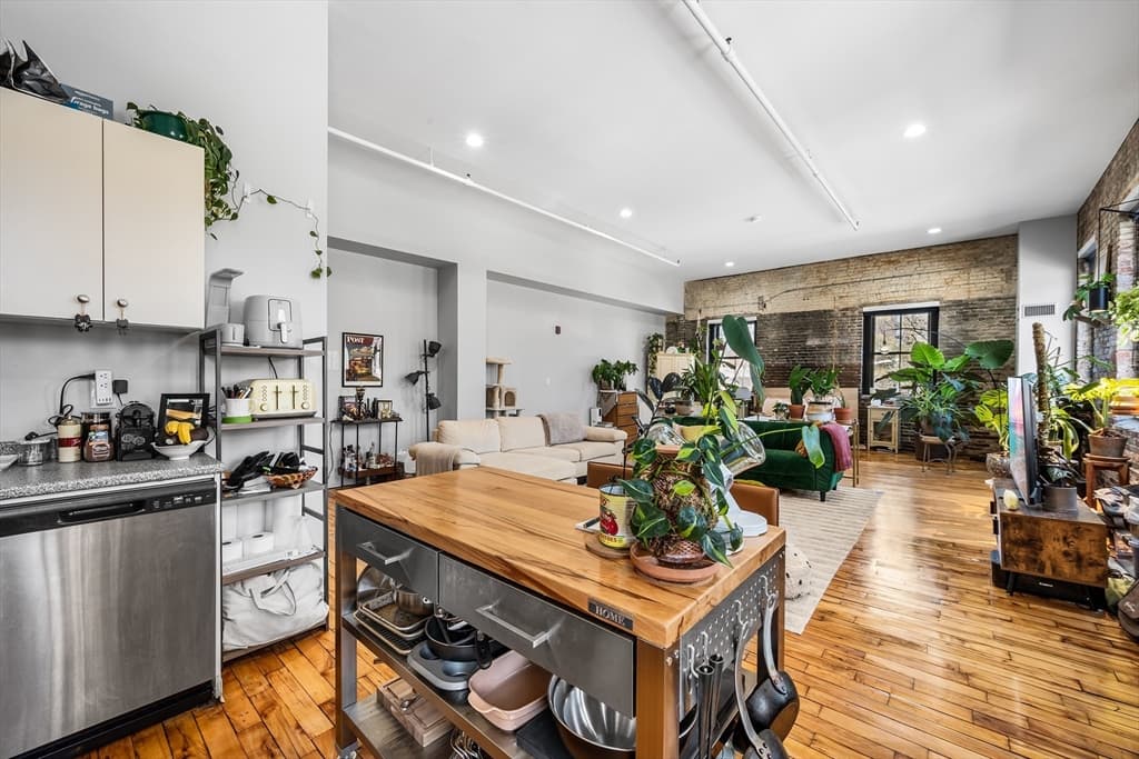 Condominium at 70-72 Northampton St # 200, Boston MA 02118, photo 3 of 13