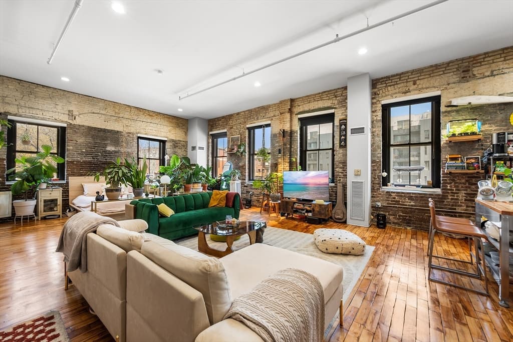70-72 Northampton St # 200, Boston MA 02118