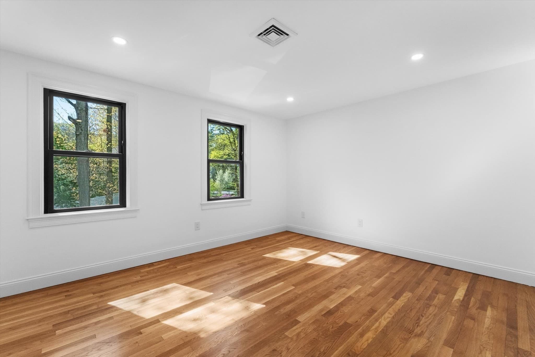 Single Family Residence at 7 Garden Rd, Wellesley MA 02481, photo 16 of 39