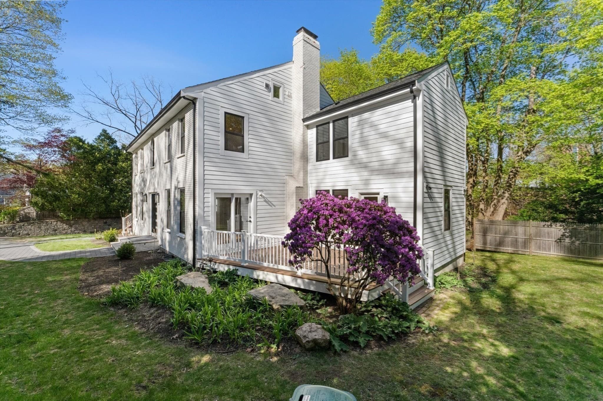 Single Family Residence at 7 Garden Rd, Wellesley MA 02481, photo 4 of 39