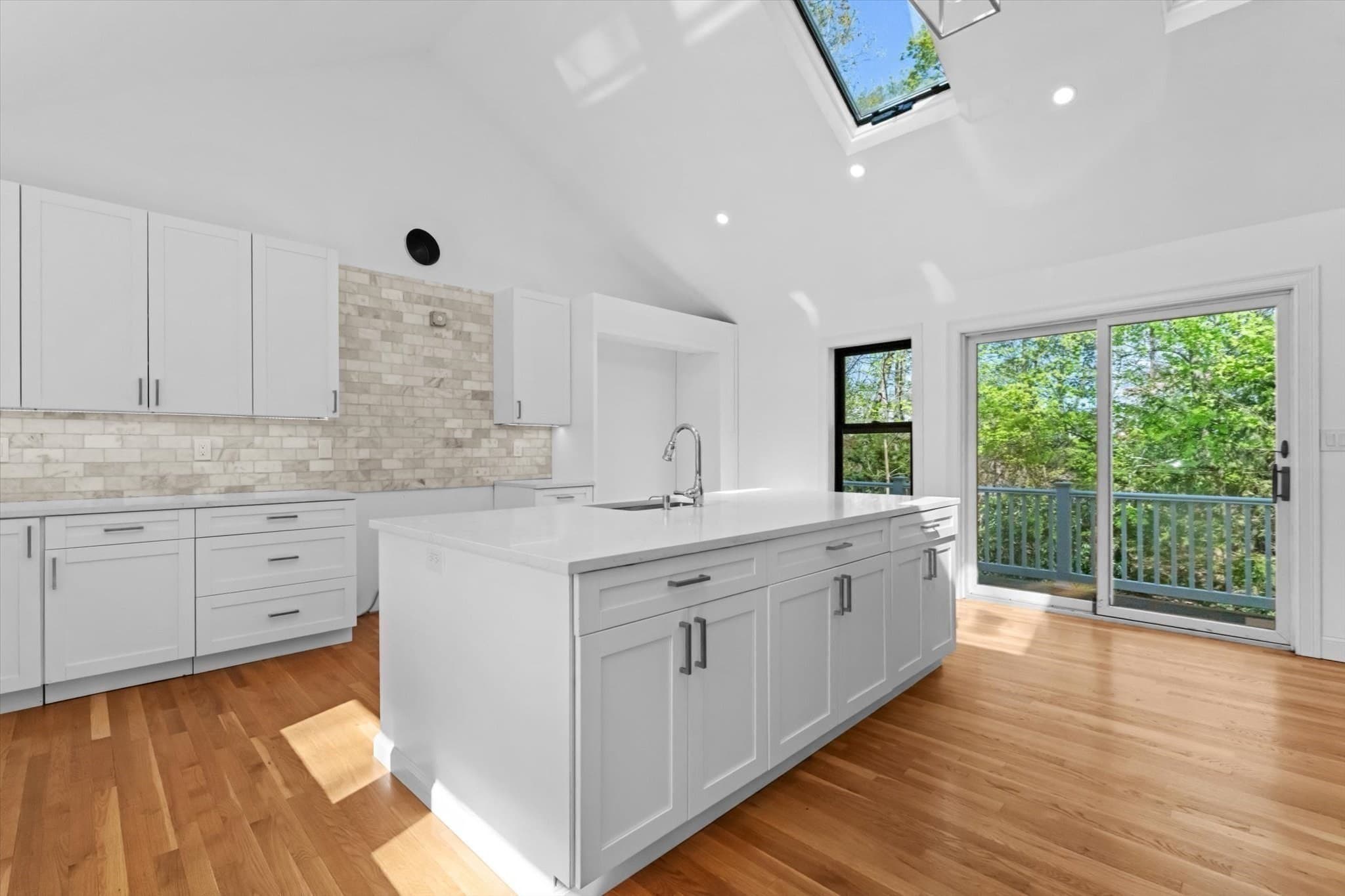 Single Family Residence at 7 Garden Rd, Wellesley MA 02481, photo 8 of 39