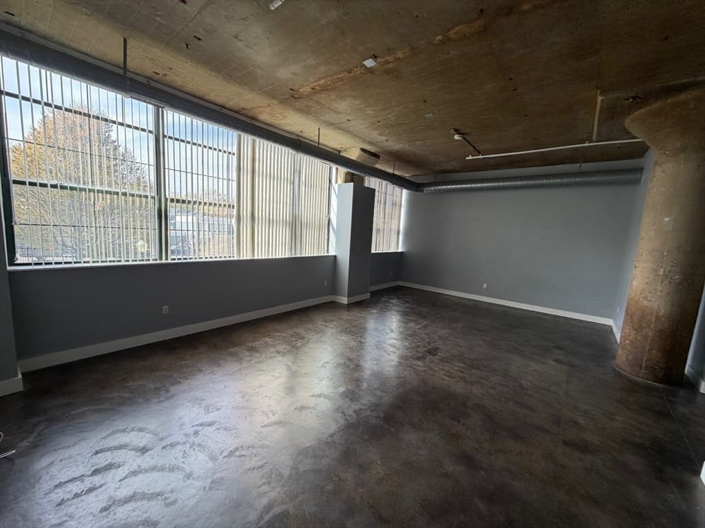 21 Illinois St # 202, Worcester MA 01610 photo 16