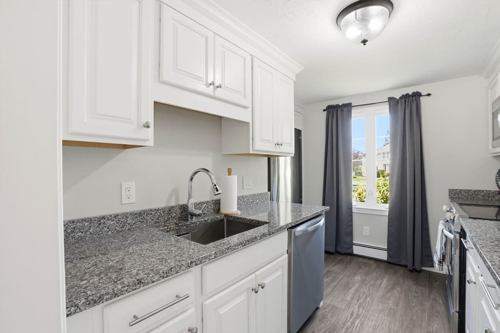 Condominium at 848 Plain St # 32, Marshfield MA 02050, Marshfield, photo 4 of 41