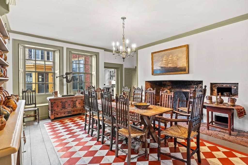Single Family Residence at 17 Federal St, Newburyport MA 01950, photo 11 of 42