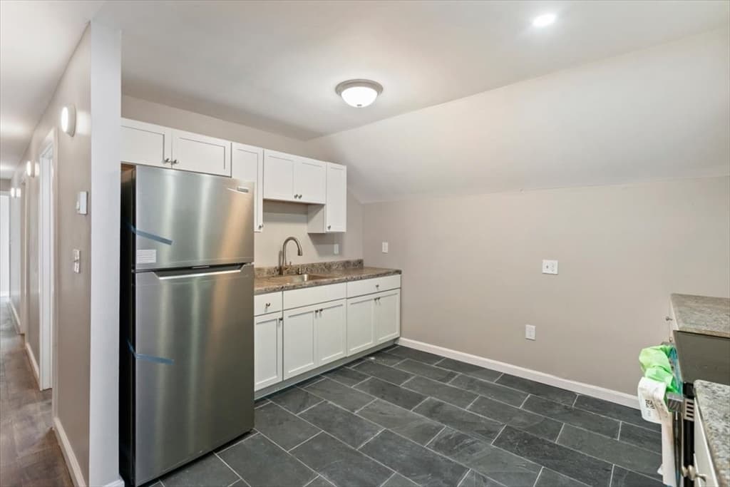 33 Garfield St, Lawrence MA 01843 photo 2