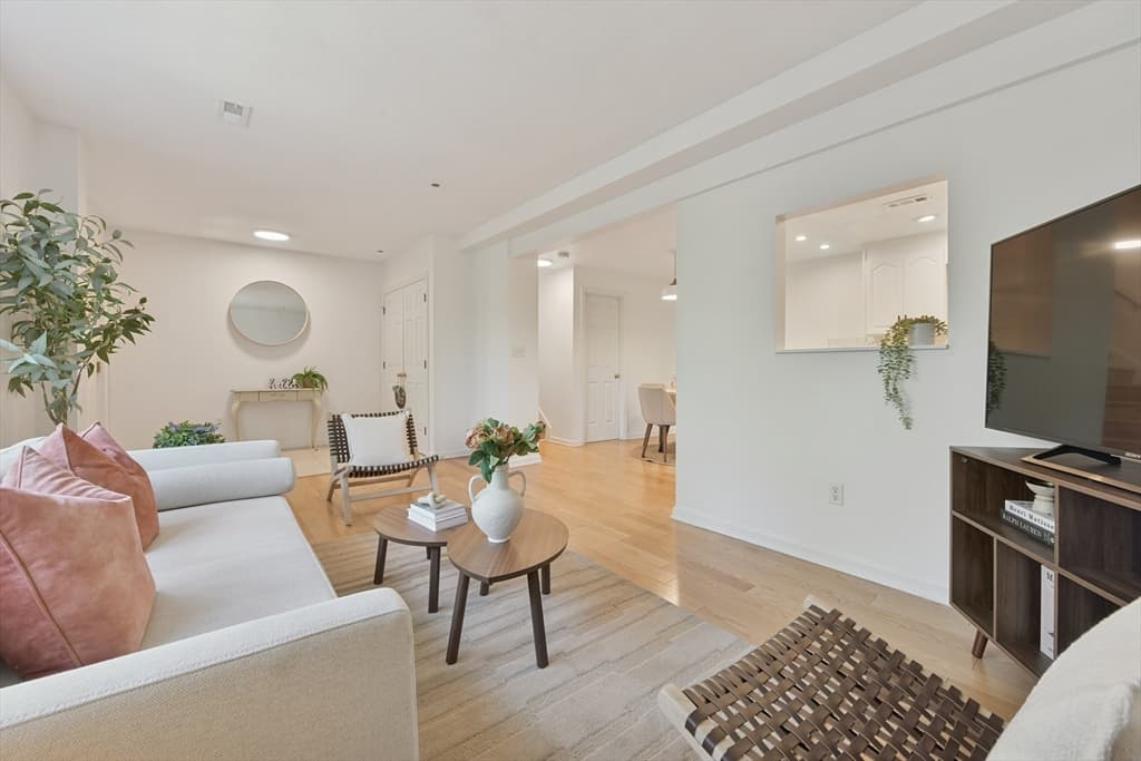 Condominium at 110 Coolidge Hill Rd # 2, Watertown MA 02472, photo 5 of 27