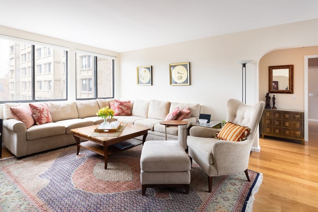 Condominium at 1731 Beacon St # 402, Brookline MA 02445, photo 3 of 14