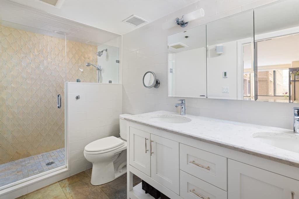 Condominium at 1731 Beacon St # 402, Brookline MA 02445, photo 9 of 14