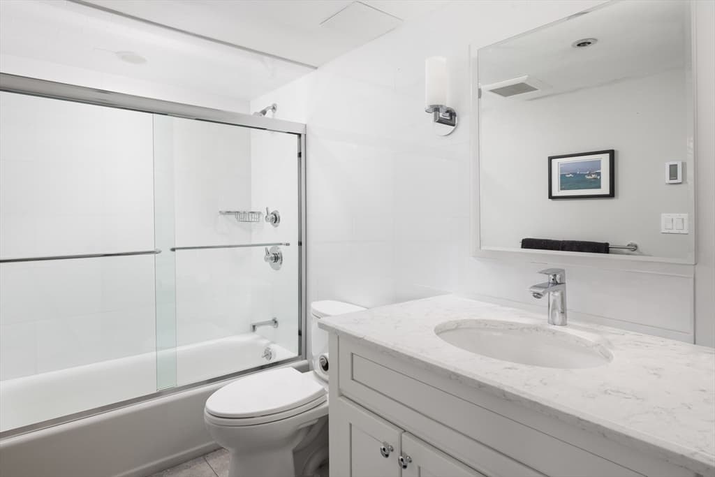 Condominium at 1731 Beacon St # 402, Brookline MA 02445, photo 10 of 14