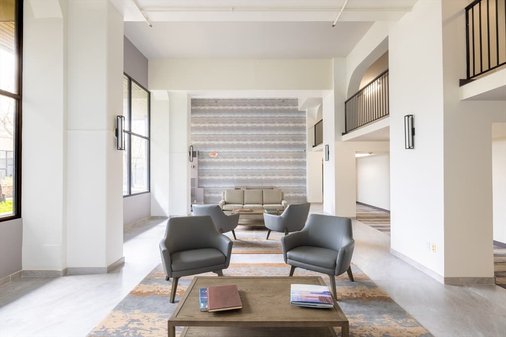 Condominium at 1731 Beacon St # 402, Brookline MA 02445, photo 11 of 14