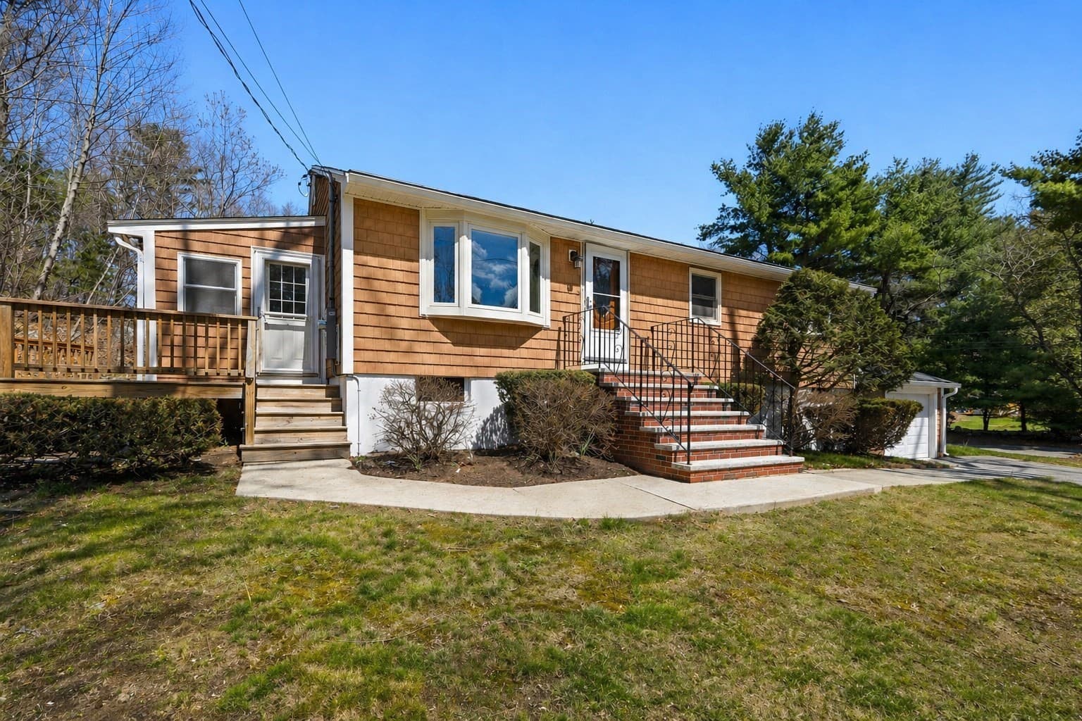 83 Thurlow St, Georgetown MA 01833