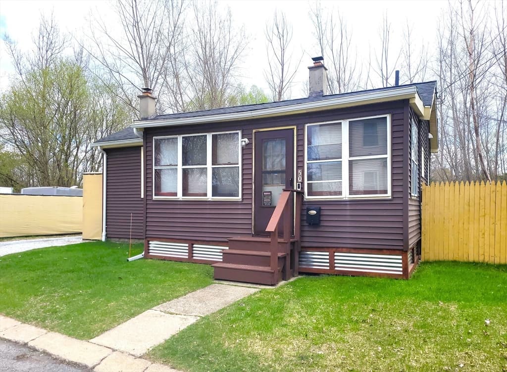 50 Root Pl, Pittsfield MA 01201 photo 2