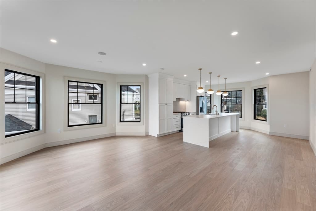 Multi Family at 142A Metropolitan, Boston MA 02131, photo 16 of 21