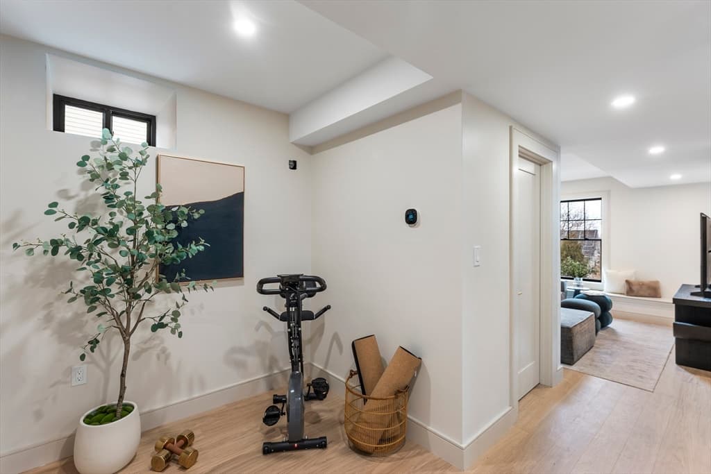 Multi Family at 142A Metropolitan, Boston MA 02131, photo 12 of 21