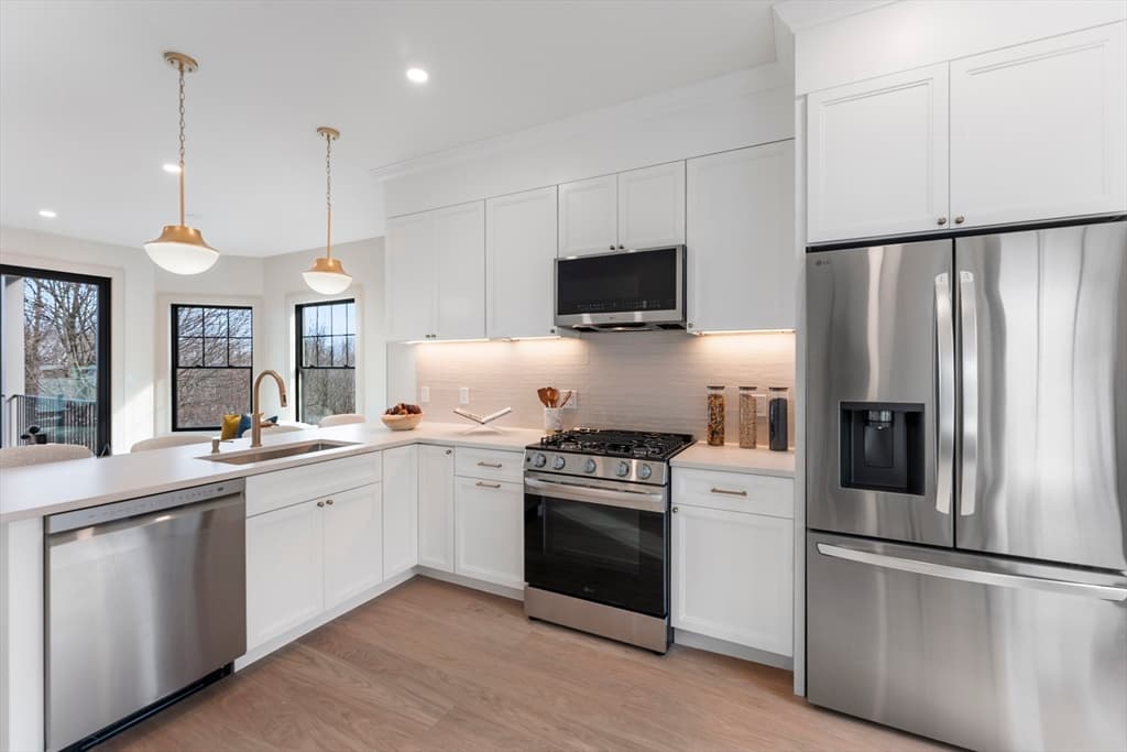 Multi Family at 142A Metropolitan, Boston MA 02131, photo 3 of 21