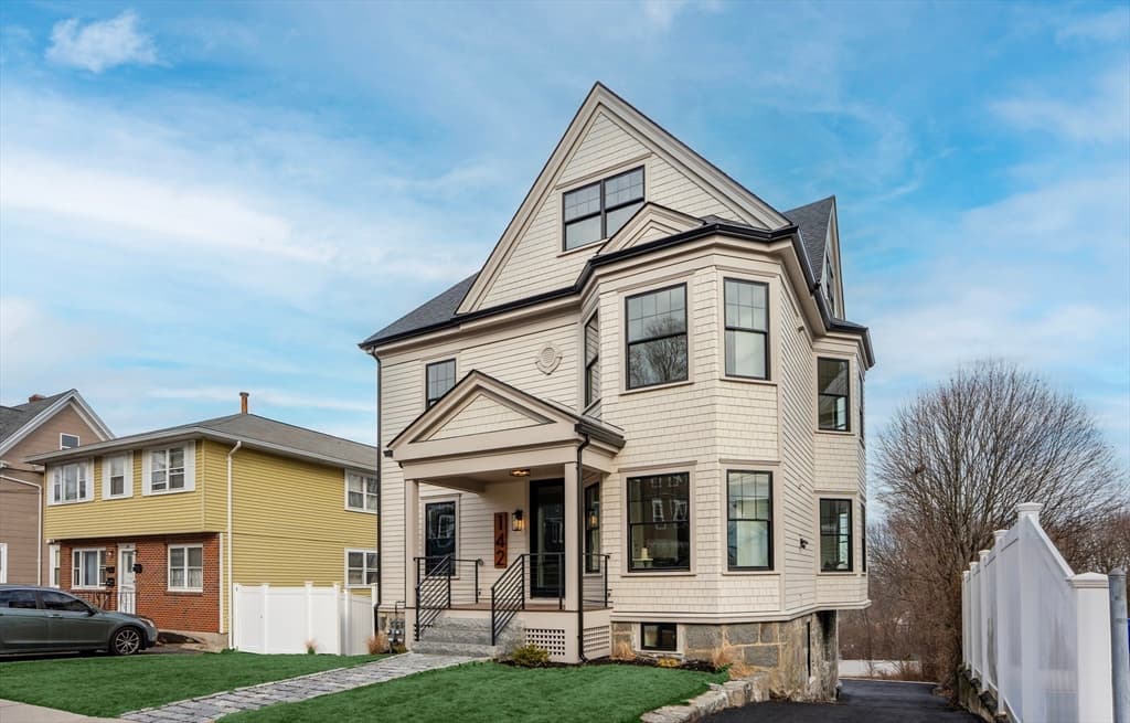 142A Metropolitan, Boston MA 02131