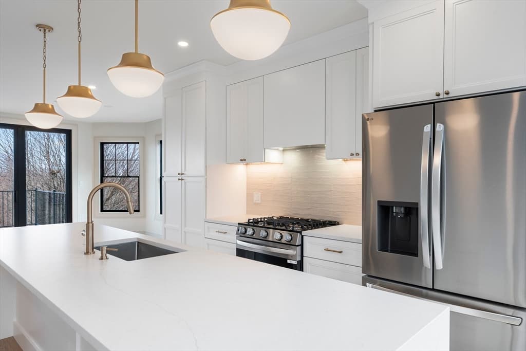 Multi Family at 142A Metropolitan, Boston MA 02131, photo 5 of 21