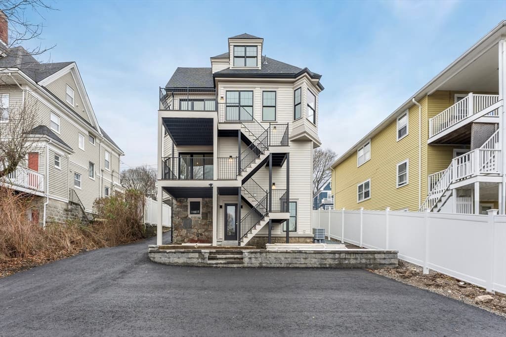 Multi Family at 142A Metropolitan, Boston MA 02131, photo 20 of 21