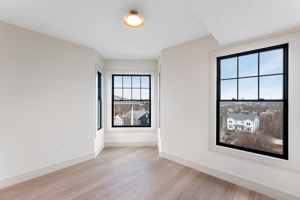 Multi Family at 142A Metropolitan, Boston MA 02131, photo 18 of 21