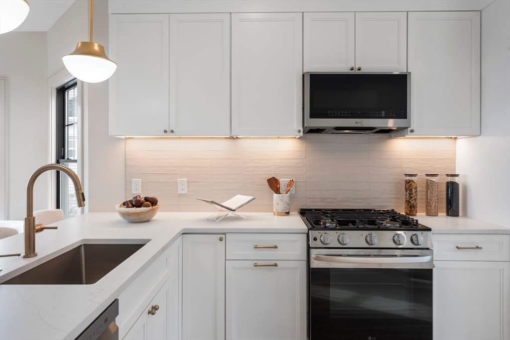 Multi Family at 142A Metropolitan, Boston MA 02131, photo 4 of 21