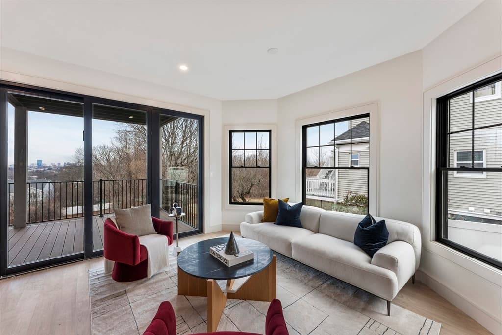 Multi Family at 142A Metropolitan, Boston MA 02131, photo 8 of 21