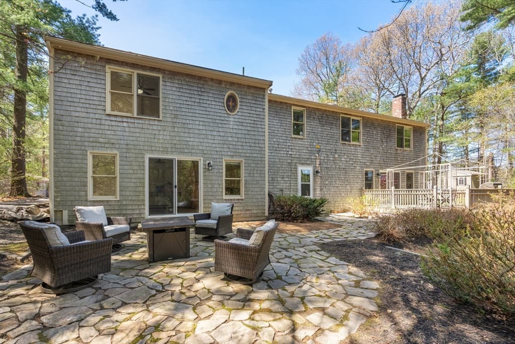 39 Leonard St, Carver MA 02330 photo 27
