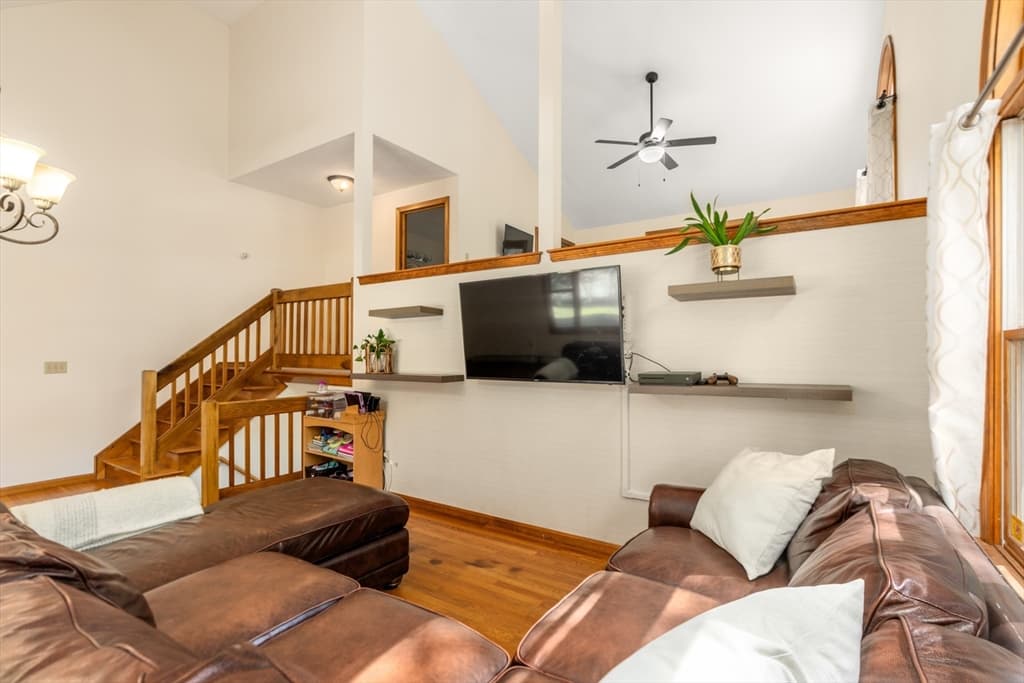 39 Leonard St, Carver MA 02330 photo 7