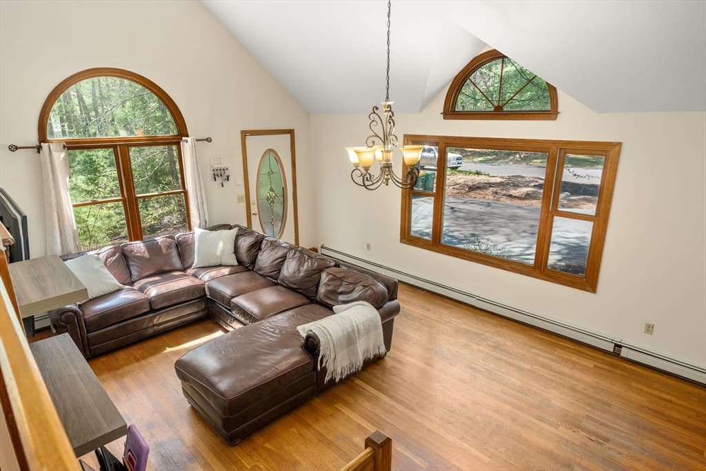 39 Leonard St, Carver MA 02330 photo 9