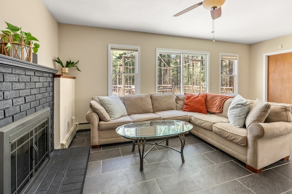 39 Leonard St, Carver MA 02330 photo 10