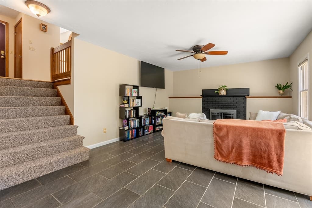 39 Leonard St, Carver MA 02330 photo 11