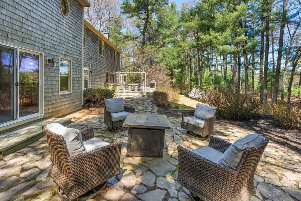 39 Leonard St, Carver MA 02330 photo 21