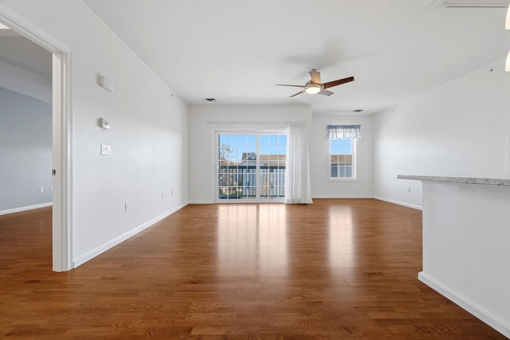 Condominium at 23 Augustus Court # 4003, Reading MA 01867, Reading, photo 6 of 42