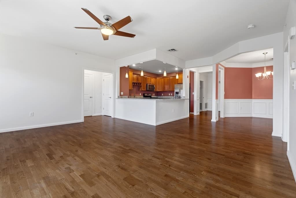Condominium at 23 Augustus Court # 4003, Reading MA 01867, Reading, photo 11 of 42
