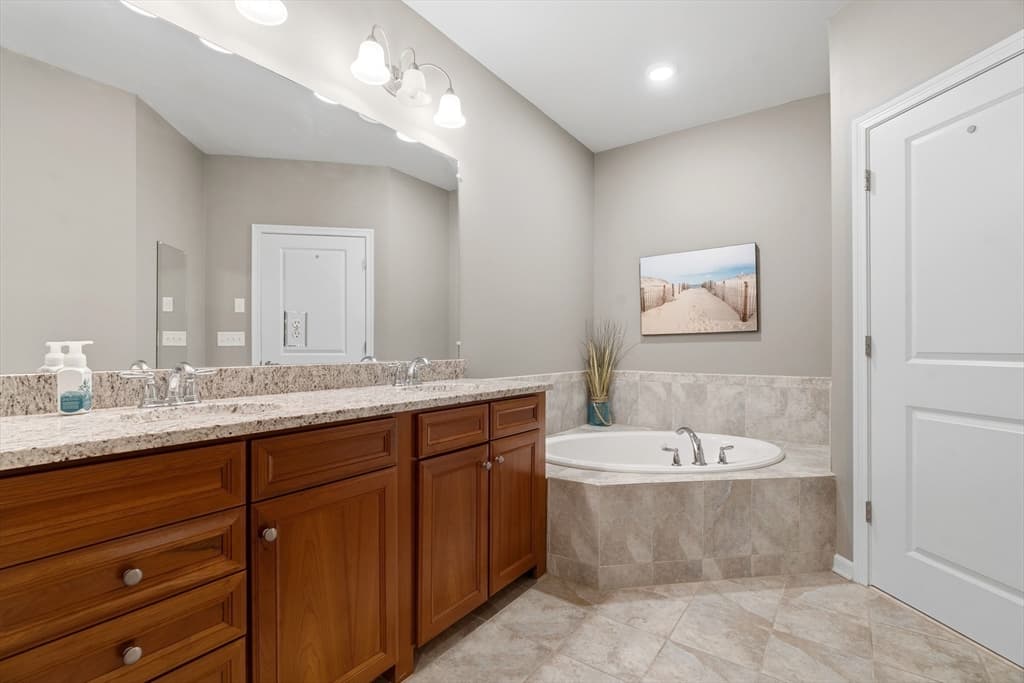 Condominium at 23 Augustus Court # 4003, Reading MA 01867, Reading, photo 19 of 42