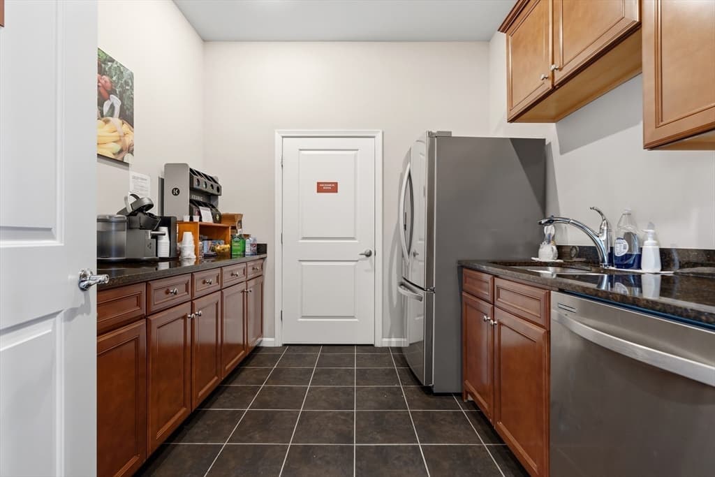 Condominium at 23 Augustus Court # 4003, Reading MA 01867, Reading, photo 39 of 42