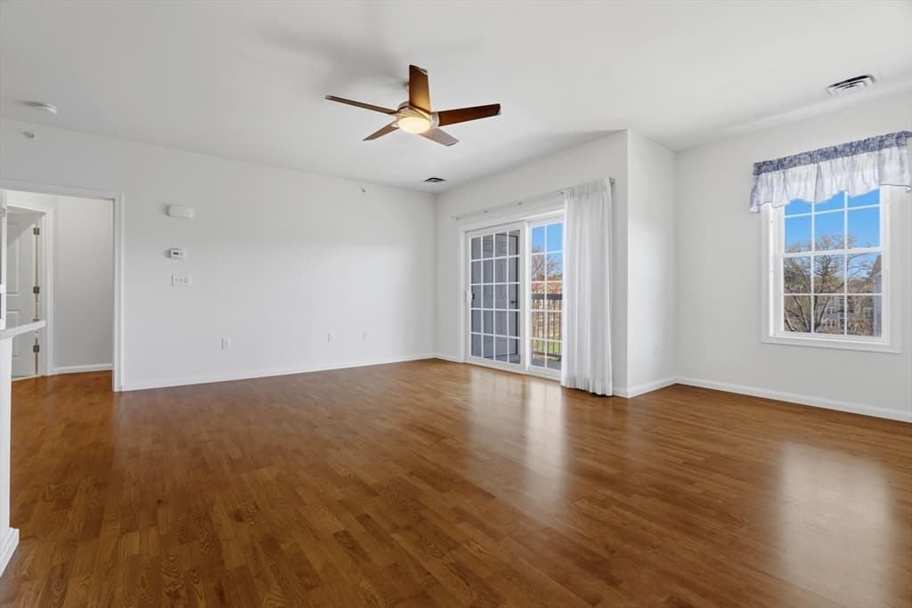 Condominium at 23 Augustus Court # 4003, Reading MA 01867, Reading, photo 8 of 42
