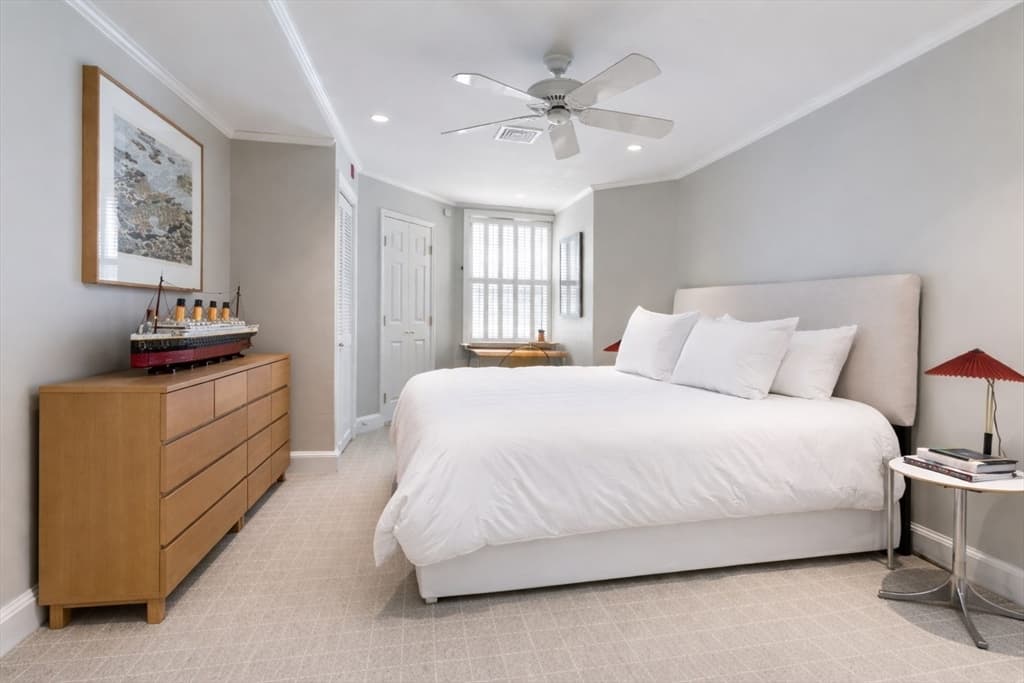 Condominium at 180 Marlborough St # 2, Boston MA 02116, photo 22 of 31