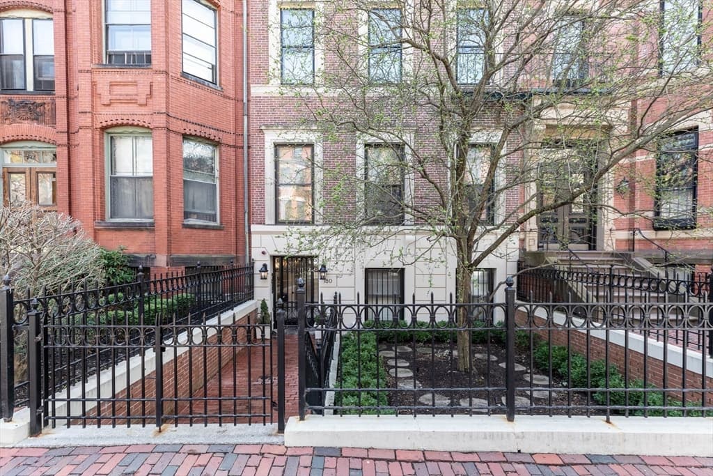 Condominium at 180 Marlborough St # 2, Boston MA 02116, photo 28 of 31