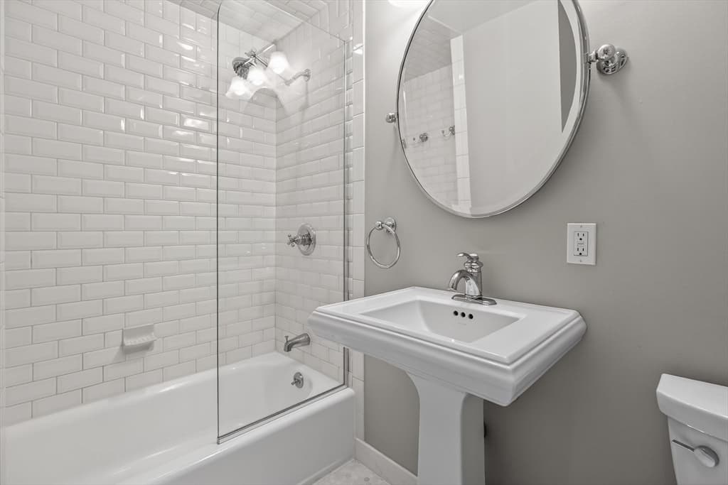 Condominium at 180 Marlborough St # 2, Boston MA 02116, photo 24 of 31