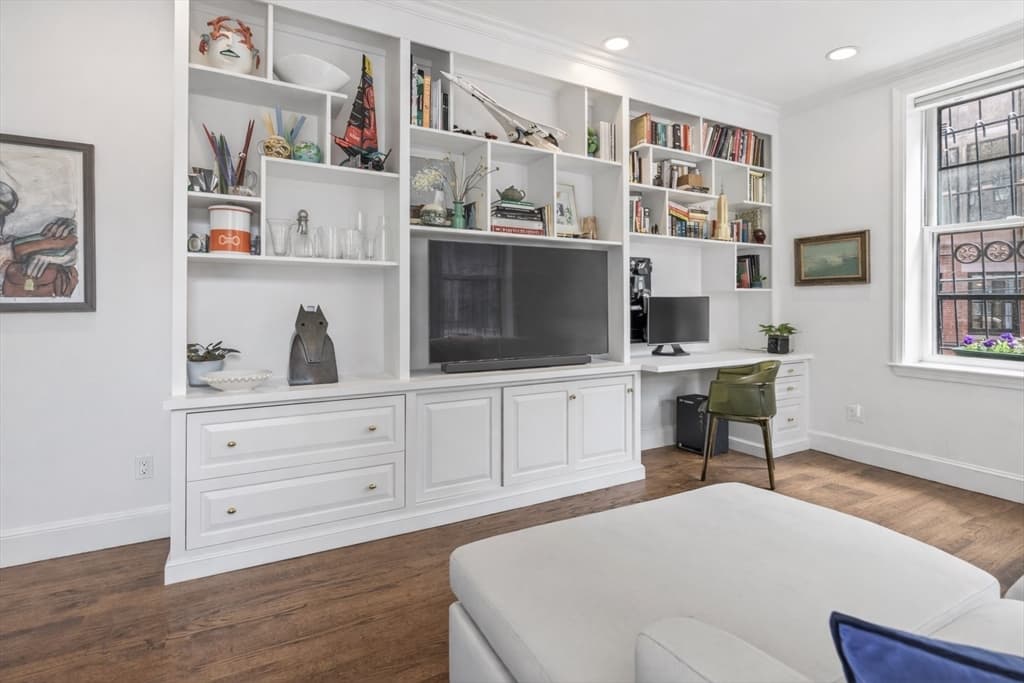 Condominium at 180 Marlborough St # 2, Boston MA 02116, photo 14 of 31