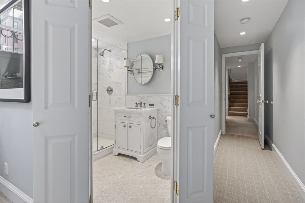 Condominium at 180 Marlborough St # 2, Boston MA 02116, photo 18 of 31