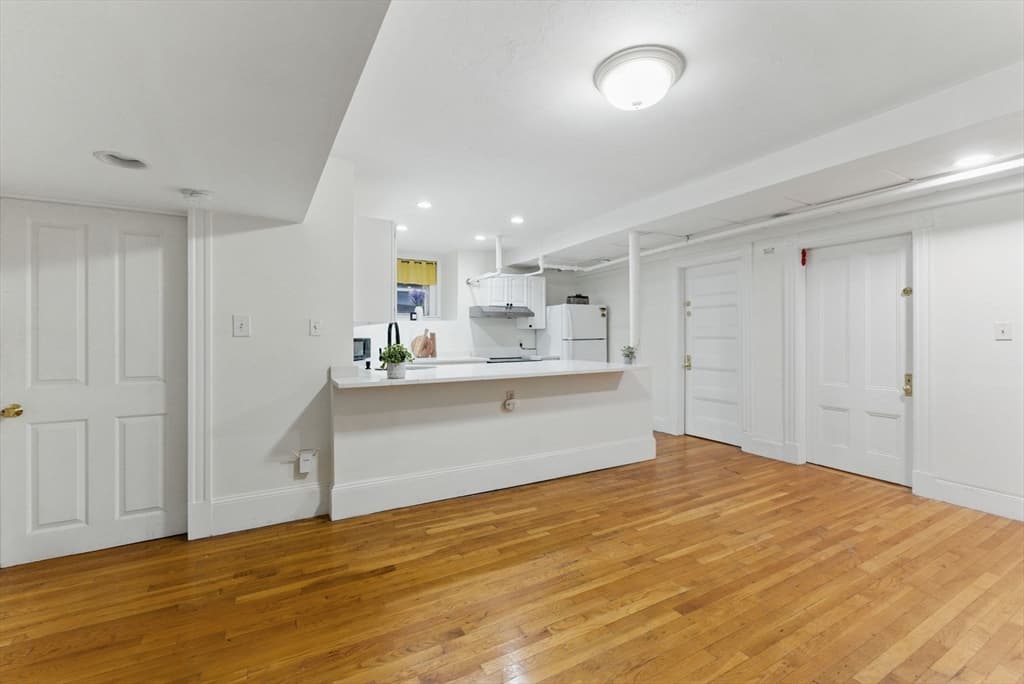 Condominium at 16 Garrison Rd # 7, Brookline MA 02445, photo 8 of 33