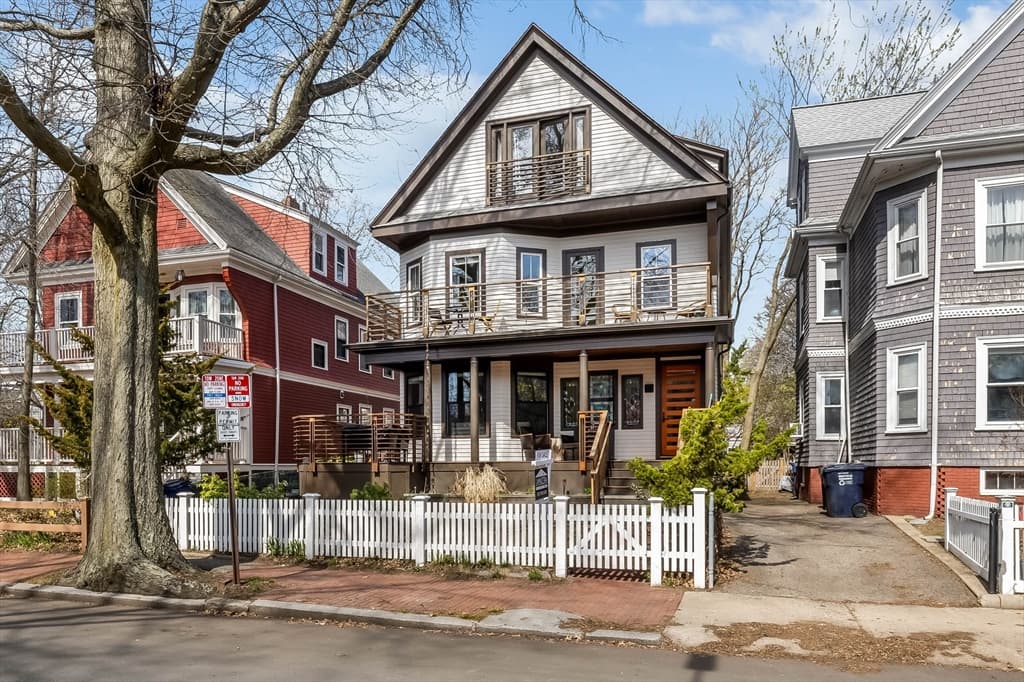 Condominium at 151 Magazine St # 3, Cambridge MA 02139, Cambridge, photo 2 of 26