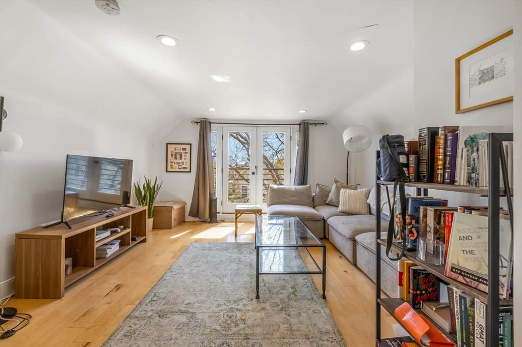 Condominium at 151 Magazine St # 3, Cambridge MA 02139, Cambridge, photo 13 of 26