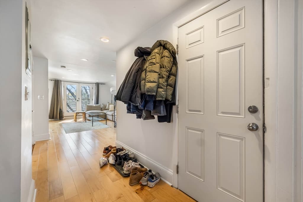 Condominium at 151 Magazine St # 3, Cambridge MA 02139, Cambridge, photo 10 of 26